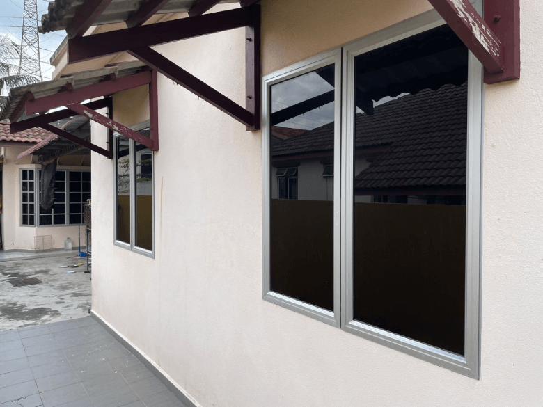 THE BEST QUALITY TINTED HOUSE PULAU INDAH