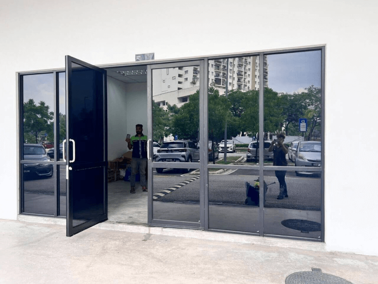 THE BEST EXPERT ADVISE TINTED BUILDING PULAU INDAH